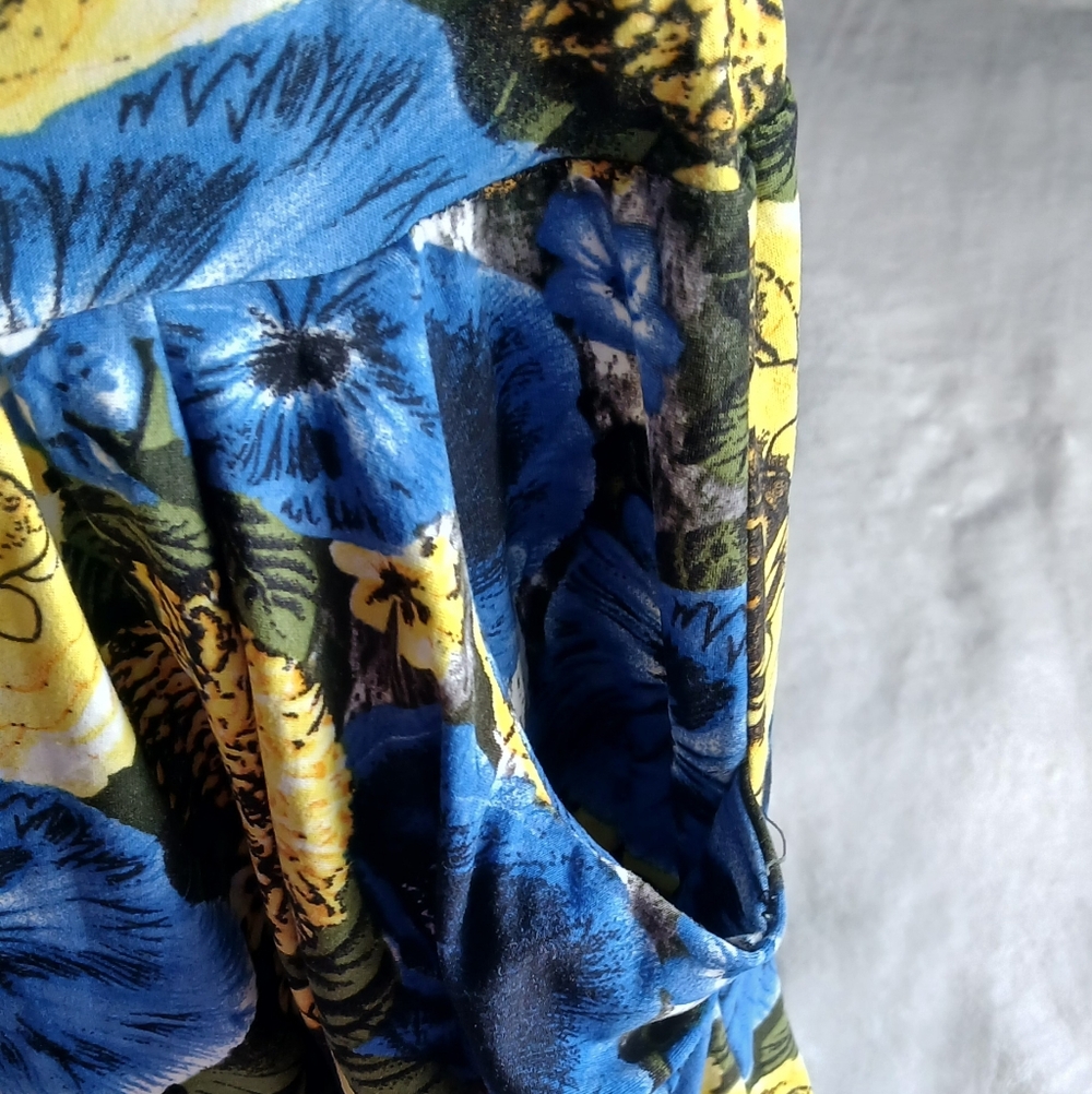 Floral Blue and Yellow Pantsuit - Picture 4 of 6